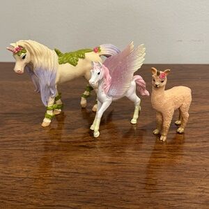 Schleich Unicorn Pegasus & Llamacorn Animal Figurine Set Charming Horse Llama